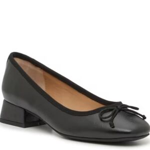KELLY & KATIE Jaya Pumps Low Block Heels